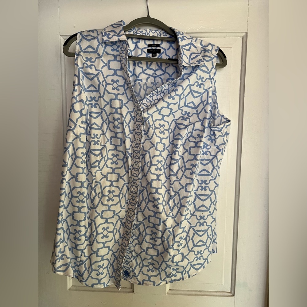 Talbots no iron 100% cotton sleeveless shirt.